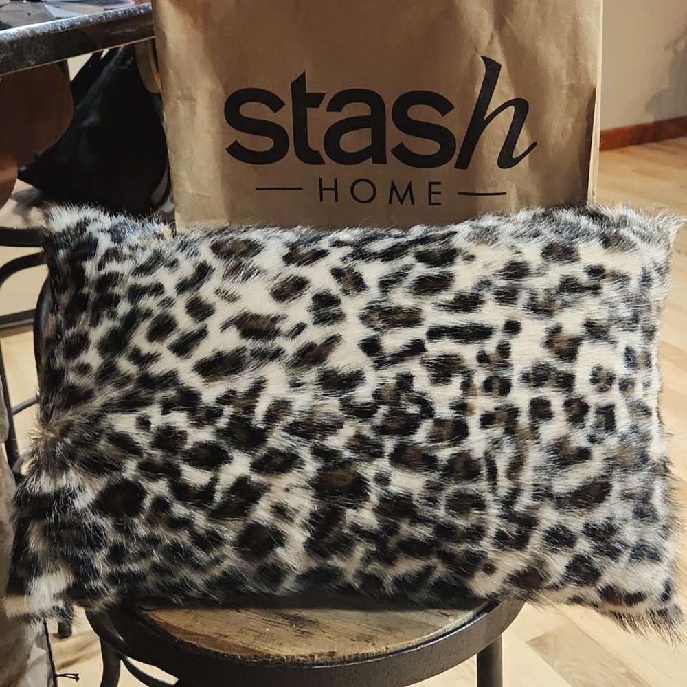 Leopard print decorative pillow